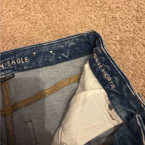American eagle hi-rise shortie dark distressed jean short size 10 - Picture 4 of 4